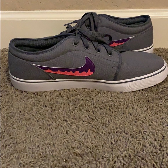 Nike Skateboarding/ lifestyle shoe - Picture 4 of 5